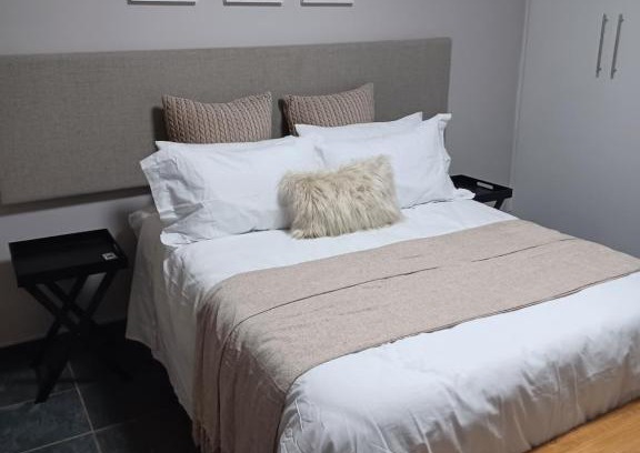 Kimberley Appartement | 11 Debonair Self Catering Apartment