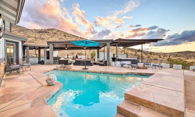 Laveen Village Maison | 11 Mi to Dtwn: Phoenix Guest House w/ Hot Tub