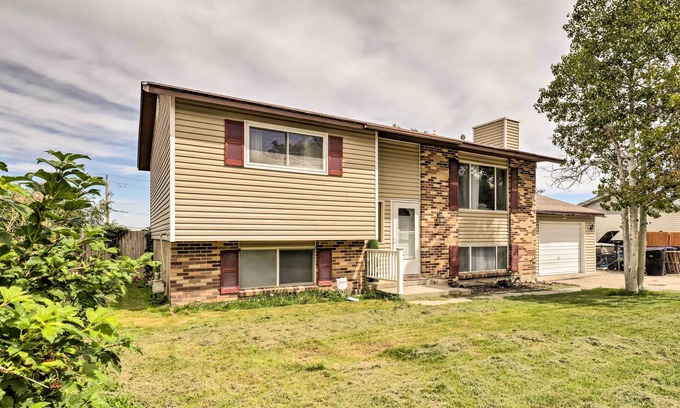 Magna Maison | Magna Home, Near Great Salt Lake State Park!