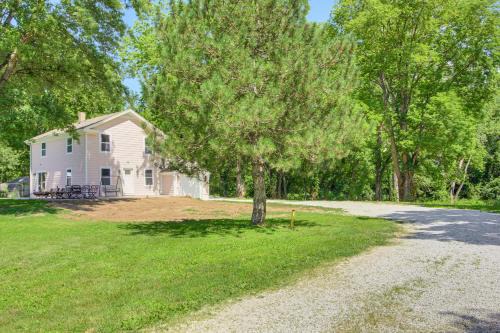 Holt Maison | 11 Mi to Smithville Lake Private Home Near Winery