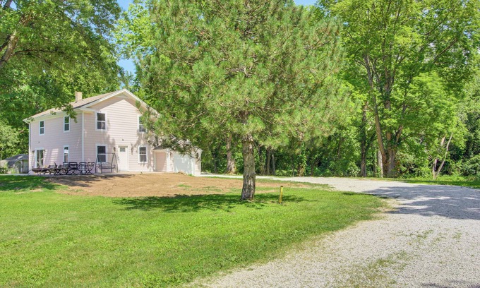 Holt Maison | 11 Mi to Smithville Lake: Private Home Near Winery