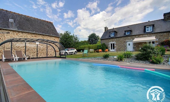 Saint-Donan Maison | 110 m² Gîte ∙ 3 chambres ∙ 6 personnes