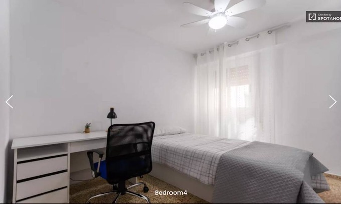 Godella Station Balnéaire | 110 m² Chambre privée ∙ 1 chambre ∙ 2 personnes