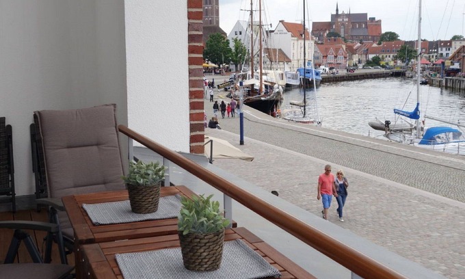 Wismar Appartement | "Suite portuaire" de 110 m² avec 2 salles de bain