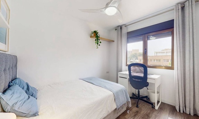 Benicalap Station Balnéaire | 111 m² Chambre privée ∙ 1 chambre ∙ 1 personne