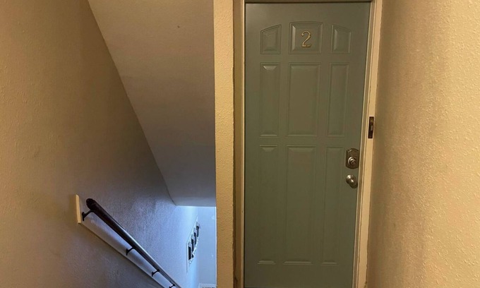 Downtown Dubuque Appartement | 1129 #2 / Charming 1-bedroom apartment with WiFi, AC, Free parking