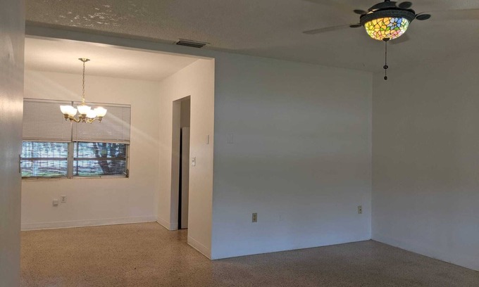 Dunedin Appartement | 1156 Angle Rd - One-Year Lease