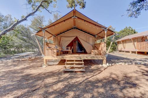 Johnson City Autre | 12 Fires Luxury Glamping #1