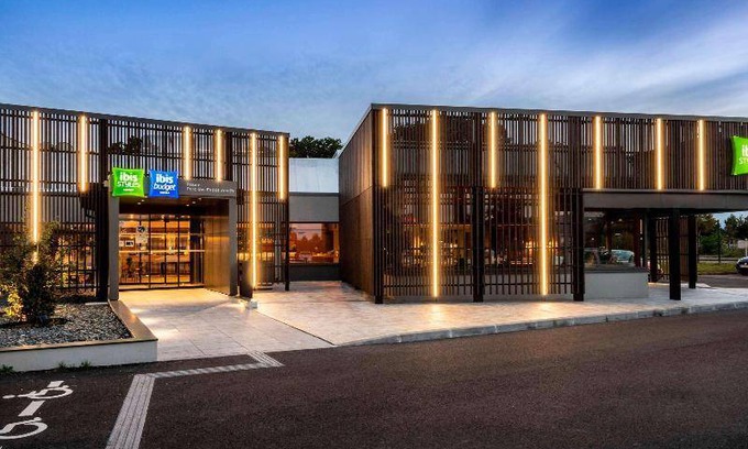 Saint-Etienne-du-Rouvray Hôtel | 12 m² Hôtel ∙ 127 personnes