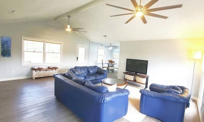 Dothan Maison | 12 ft ceiling - Open Space- Great for Extended Stay