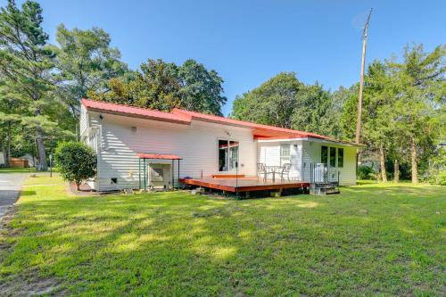 Georgetown Maison | 12 Mi to Dtwn Lewes and Beach Delaware Home with Deck