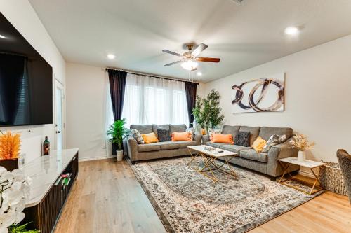 Weston Maison | 12 Mi to Dtwn McKinney Modern Gem with Patio and Yard