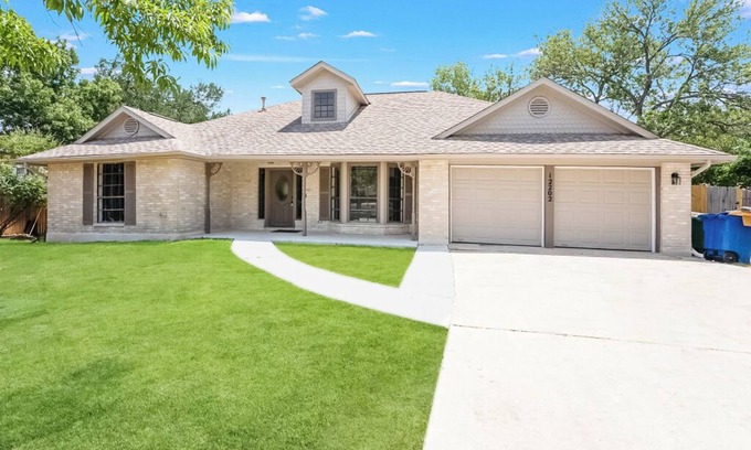Blossoms Park Maison | 12 Mins to airport