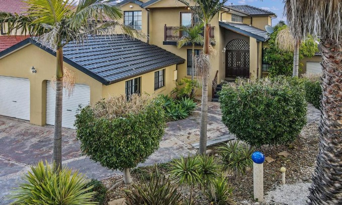 Keilor Downs Maison | 12 mins to Mel Airport-Good Wood House