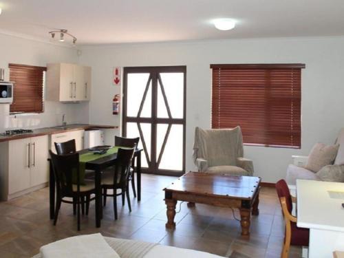 Saldanha Maison | 12 on Beach Guest House
