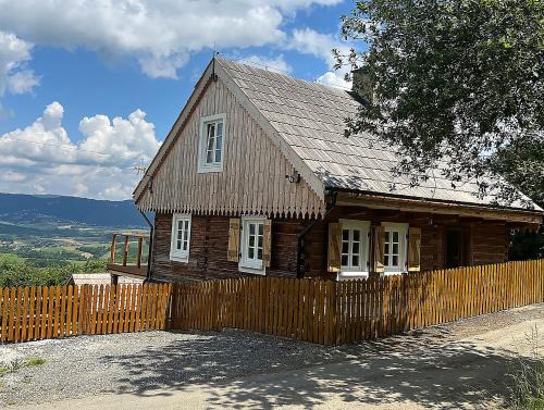 Swinna Maison | 120 letnia Chata w Górach z jacuzzi i sauną