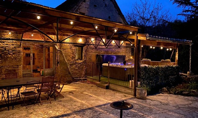 Calvignac Maison | 120 m² Gîte ∙ 5 chambres ∙ 10 personnes
