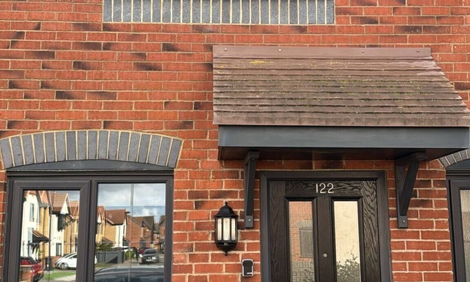 Hull Maison | 122 Wordcarr House