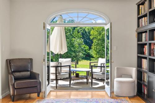 Augusta Maison | 13-Acre Private Estate, Private Lake, Private Golf Range, Private Forest & Hiking Trails