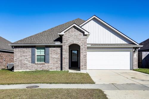 Zachary Maison | 13 Mi to Baton Rouge Family-Friendly Home