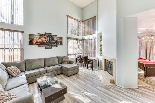 Corona Maison | 13 Mi to Dtwn Riverside SoCal Family Home!