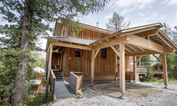 Turracher Hohe Maison | #13 mit IR-Sauna & Sprudelwanne innen by Interhome