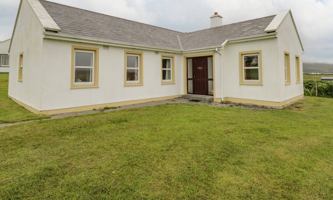 Keel Cottage | 13 TRAWMORE COTTAGES, pet friendly in Keel, County Mayo