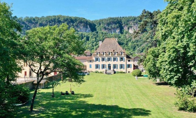 Vertrieu Lit Et Petit-Déjeuner | 130 m² Chambre d'hôtes ∙ 3 chambres ∙ 10 personnes