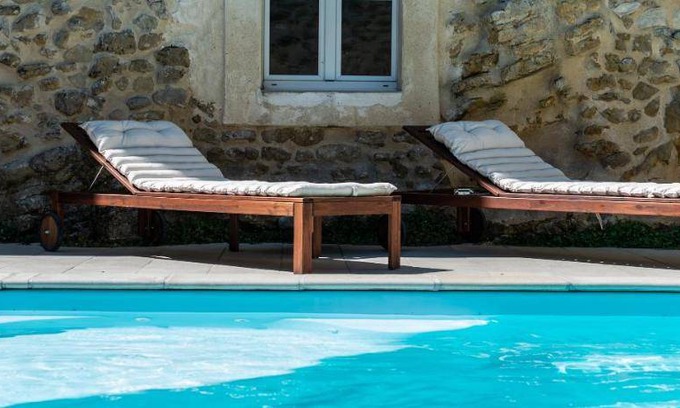 Euzet-les-Bains Lit Et Petit-Déjeuner | 135 m² Chambre d'hôtes ∙ 4 chambres ∙ 10 personnes