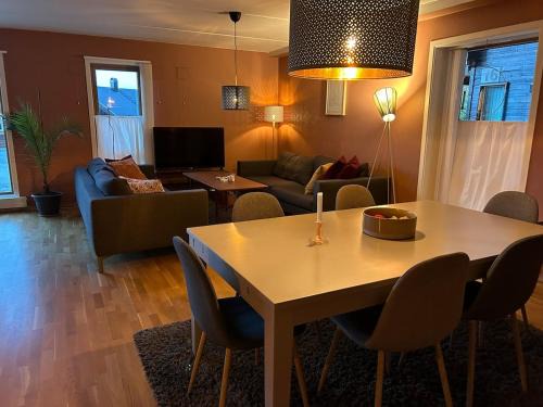 Kongsberg Appartement | 139m2, 5 bedrooms, 2 baths, with sauna, ski in out