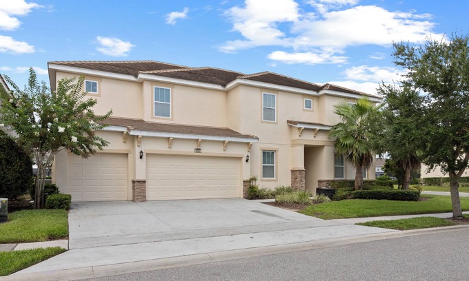Davenport Maison | 13BR/10BA/Themed/hot tub/pool Villa 6000 Solterra