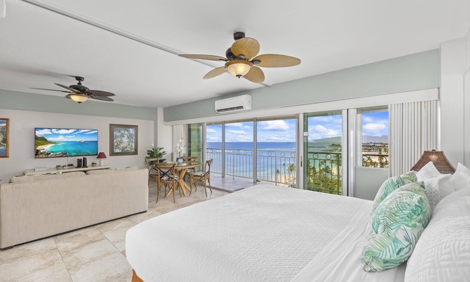 Honolulu Copropriété | 13th Floor Waikiki Shore - Ocean-front / King Bed / AC