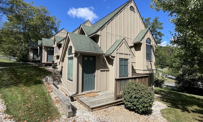 Mercersburg Maison | 14022 Maple Way - Townhome at Blairs Ridge