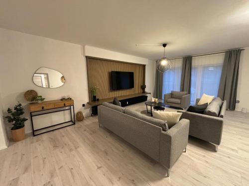 Region Hannover District Appartement | 140qm - 4 Zimmer- Parkplatz - Autobahn - blauer See - MalliBase Apartments