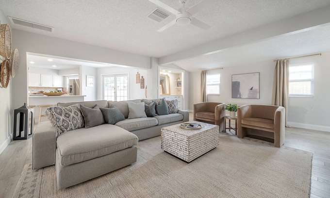 Largo Maison | 14295 Chamberlain Ave