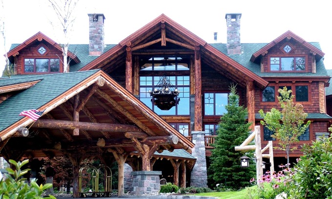 Lake Placid Copropriété | 15-45% de réduction - Whiteface Lodge - piscines, bains à remous, spa, salle de jeux et théâtre!