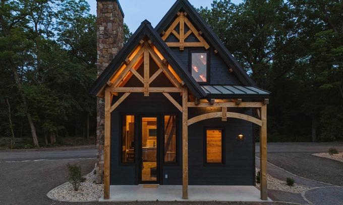 Laura Maison | #15 Bass Bungalow