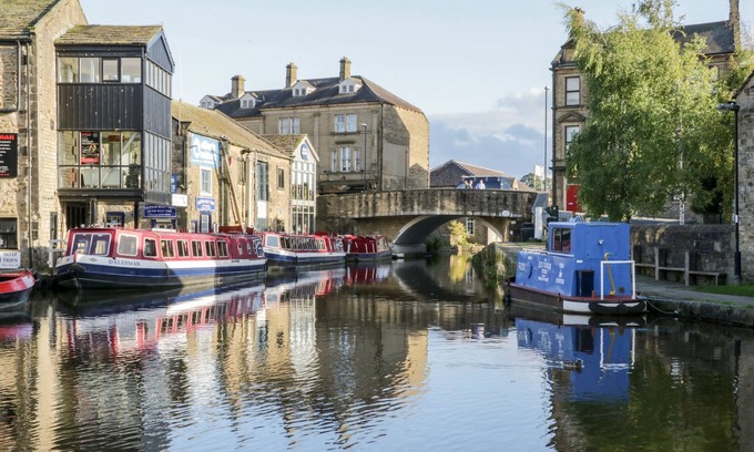 Skipton Cottage | 15 CLITHEROE, family friendly, with open fire in Skipton