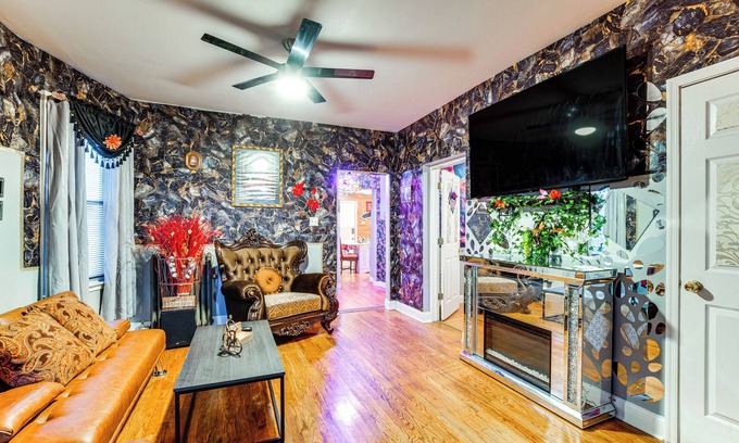 Newark Appartement | 15 Mi to NYC: Pet-Friendly Newark Apt