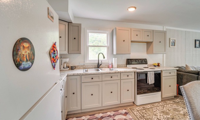 Riddlesburg Cottage | 15 Mi to Raystown Lake: Riddlesburg Getaway!