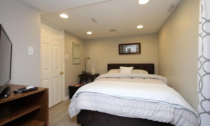 Jefferson Park Appartement | 15 min Ohare/Rivers Casino/Downtown & Parking1