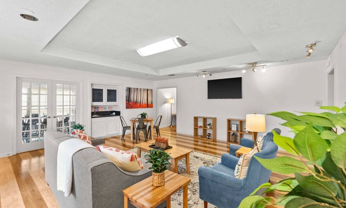 South Baton Rouge Maison | 15 Min to LSU & Downtown! Oak Hills Place Hideaway