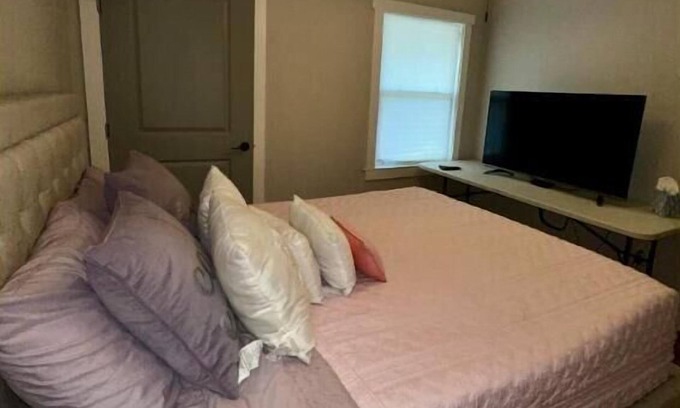 Candler-McAfee Maison | 15 mins from Atlanta w/o the noise and traffic!