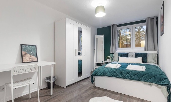 Junction Appartement | 15 Mins to Central LDN | Spacious Home | Sleeps 8