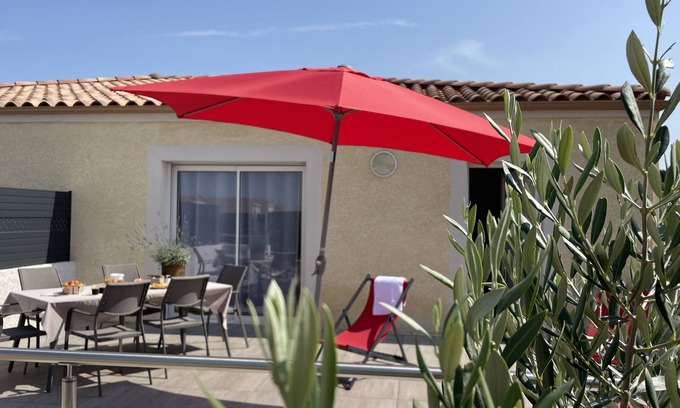 Neffies Maison | 15 mn Pézenas, maison confort 4* avec terrasse ensoleillée et parking privatifs.