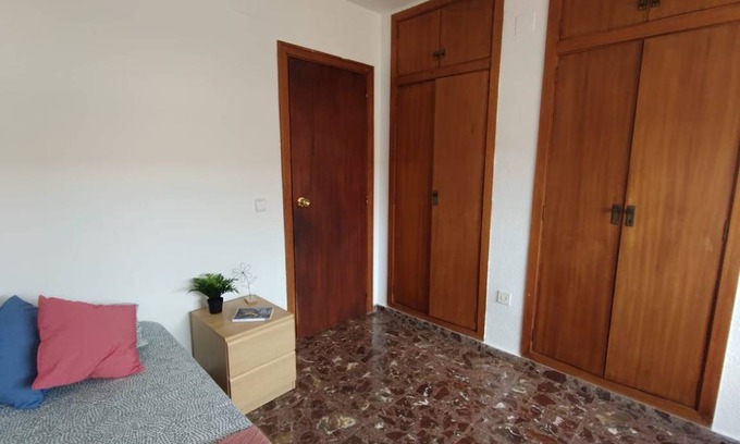 Benimamet Station Balnéaire | 152 m² Chambre privée ∙ 1 chambre ∙ 1 personne