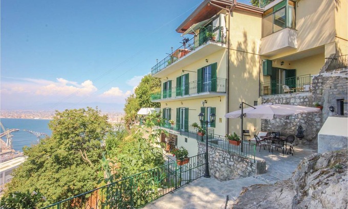 Castellammare di Stabia Maison | 158 m² Duplex ∙ 4 chambres ∙ 10 personnes