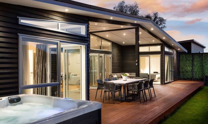 Martinborough Appartement | 15E · Wind Down on Esther, Martinborough