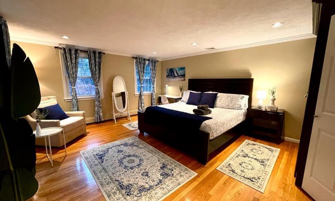 The Lanes Maison | #16 Extra Large Room with Private Bathroom