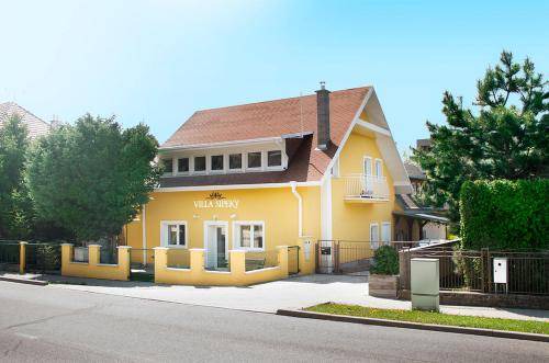 Senec Lit Et Petit-Déjeuner | 16 m² Chambre d'hôtes ∙ 3 personnes